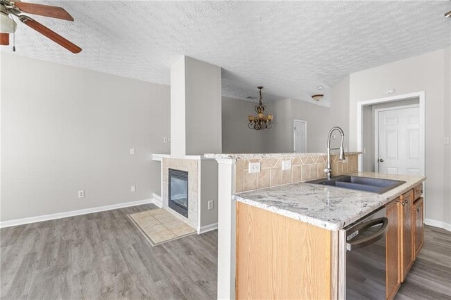 Building Photo - 6604 Splashwater Dr