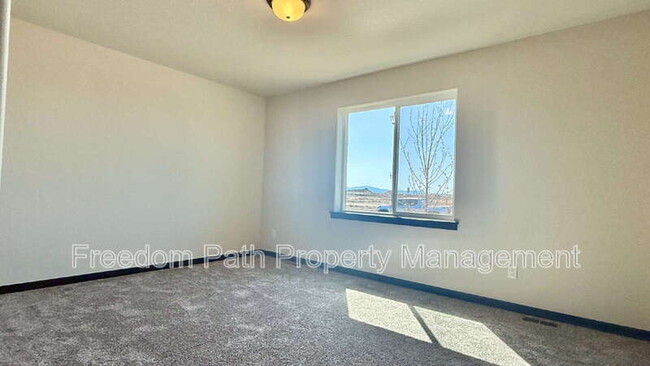 Building Photo - 11595 N Railway Ave