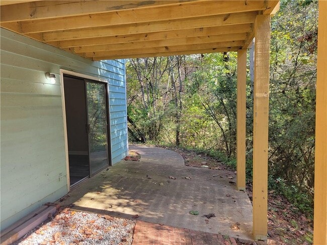 Building Photo - 410 Collett Ave