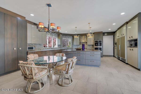 Building Photo - 3 Clover Hill Pl