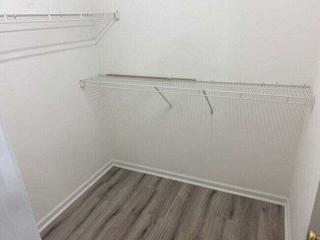 Building Photo - Spacious 3-bedroom home located in Charlotte. $300 off on two months' rent!