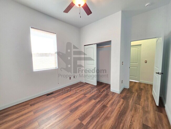 Building Photo - 2096 Two Wood Dr