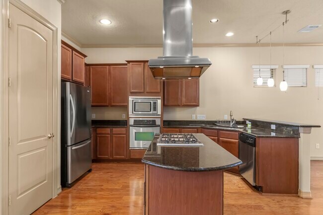 Building Photo - 1607 Bass St