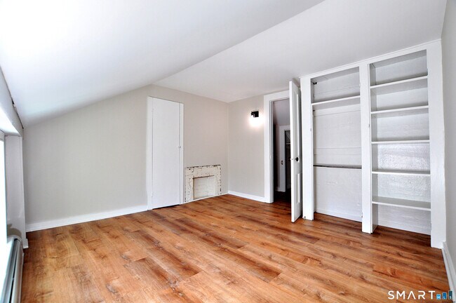 Building Photo - 59 Bridge St