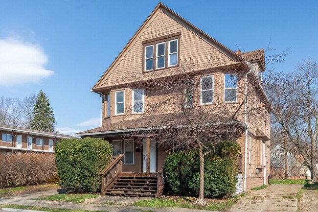 Building Photo - 679-703 Sherman St
