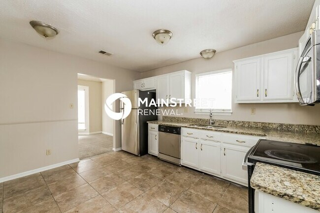 Building Photo - 3 Bedroom Pet-Friendly Home in Memphis, TN with Main Street Renewal