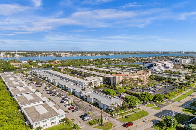Building Photo - 4201 S Ocean Blvd
