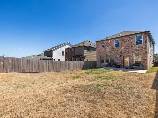 Building Photo - 7106 Summer Tanager Dr