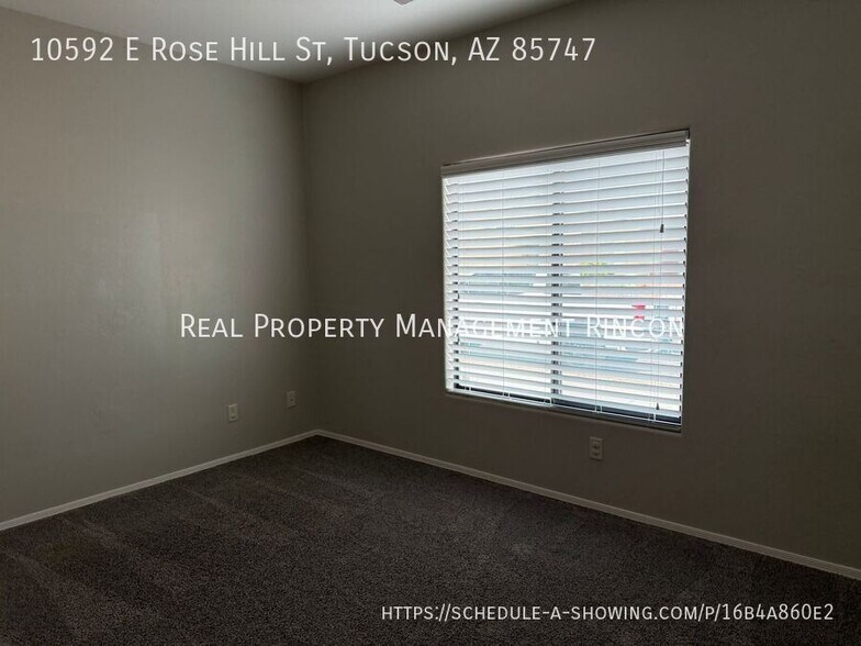 Building Photo - 10592 E Rose Hill St