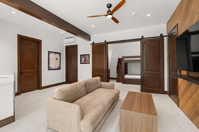 Building Photo - 875 Horse Ranch Dr