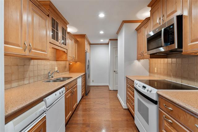 Building Photo - 6335 W Northwest Hwy