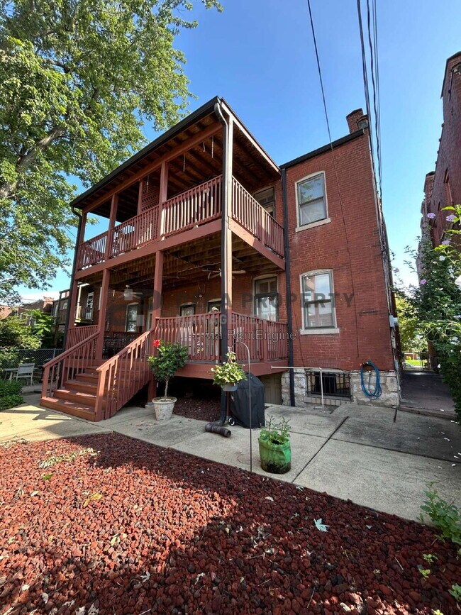 Building Photo - 2304 Russell Blvd