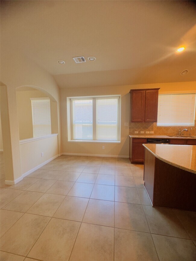 Building Photo - 26327 Cedar Pine Dr