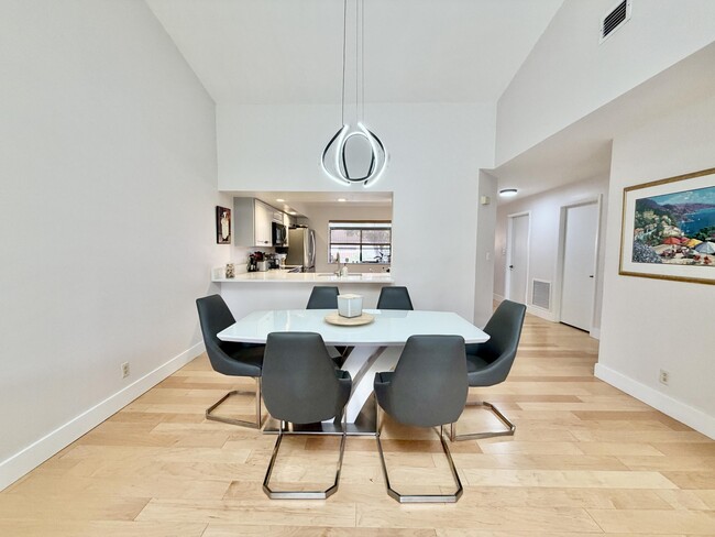 Building Photo - 7935 La Mirada Dr