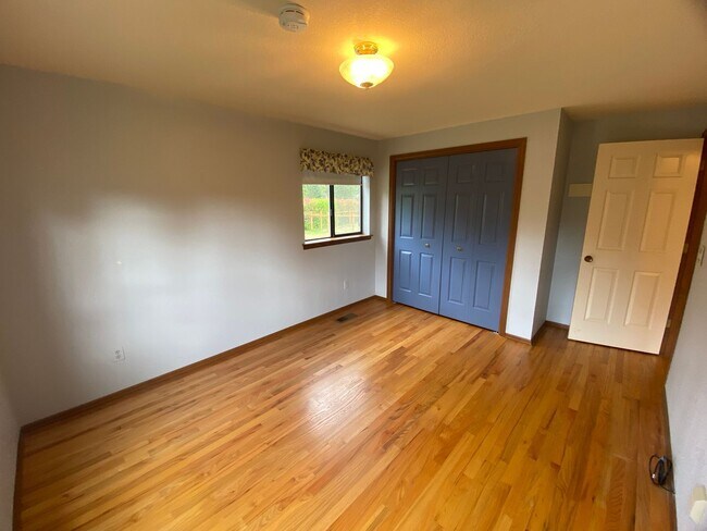 Building Photo - Spacious Buckley Home by Maris Farms