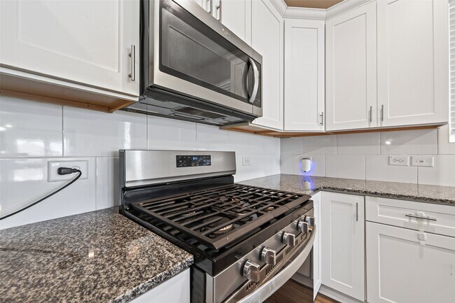 Building Photo - 8111 Star Ter Dr