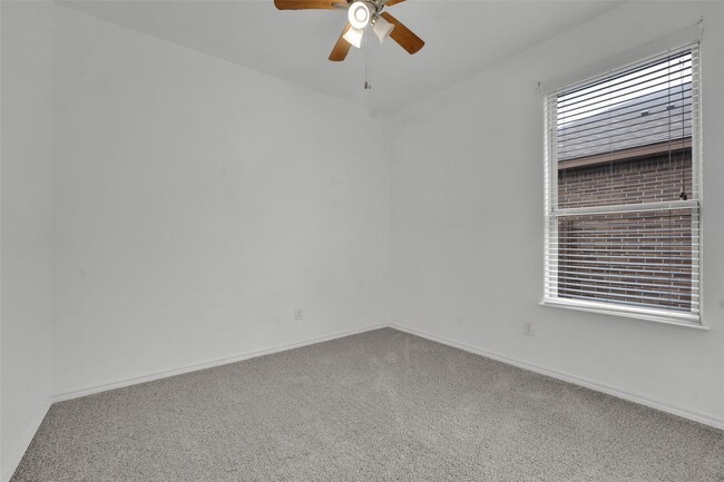 Building Photo - MOVE-IN SPECIAL! Enjoy $500 OFF your first full month’s rent when you move in on or before August...