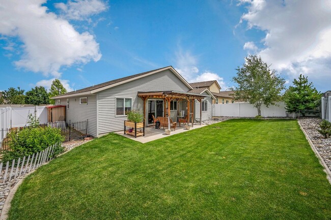 Building Photo - 3 bedroom home in Coeur dAlene