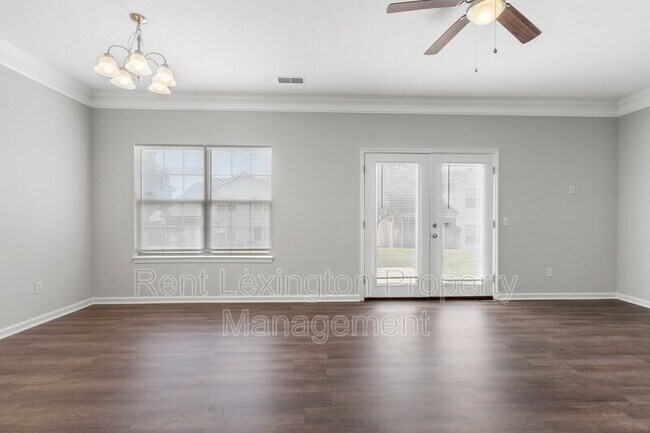 Building Photo - 1055 Duval St