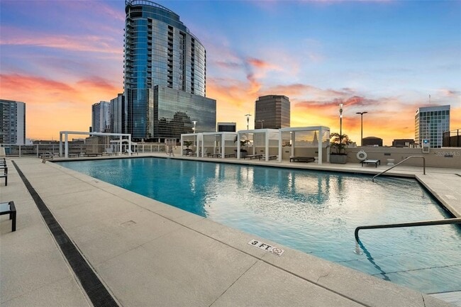 Building Photo - 150 E Robinson St