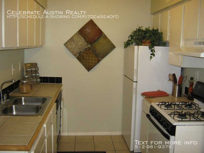 Building Photo - Kensington Green