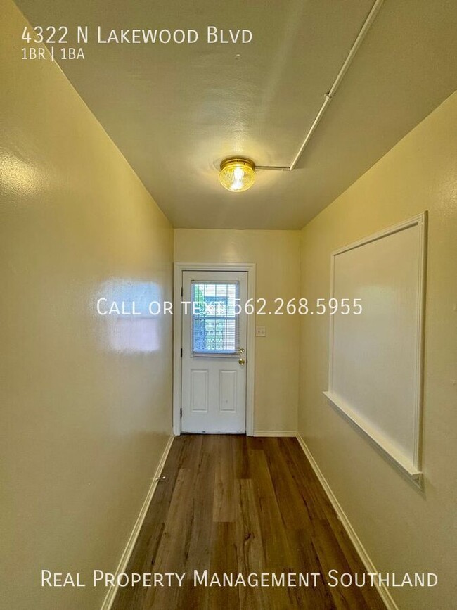 Building Photo - Beautifully Renovated 1 Bed / 1 Bath Apart...