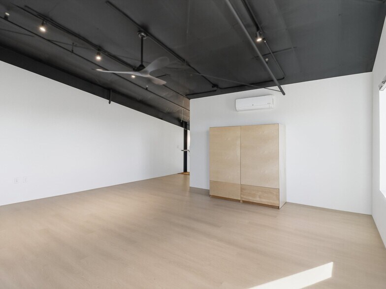 Building Photo - 1728 Camino Carlos Rey