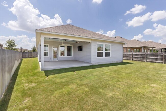 Building Photo - 404 Simmental Loop