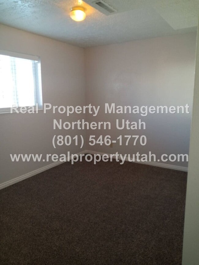 Building Photo - 4 Bedroom 2 Bath House in Layton