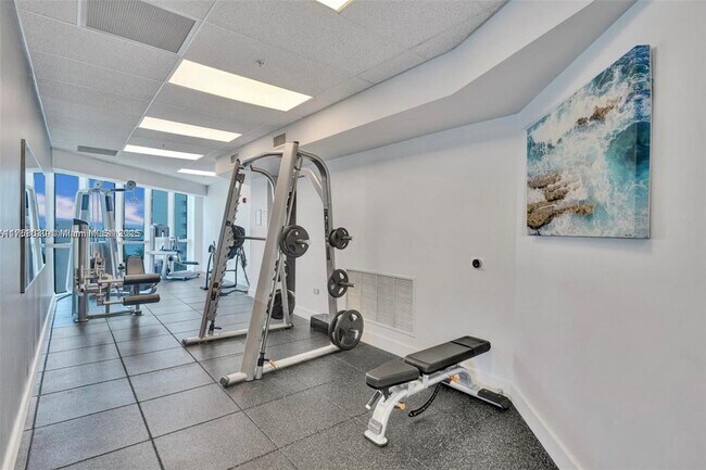 Building Photo - 480 NE 30th St