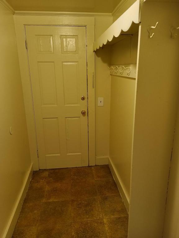 Building Photo - 109 Guy Park Ave