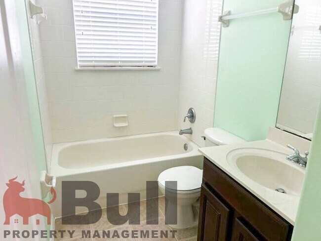 Building Photo - 14912 Faberge Dr