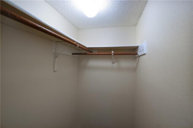 Building Photo - 507 Riverwood Dr