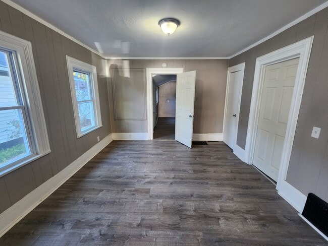 Building Photo - 2 Bedroom Single Family Home!