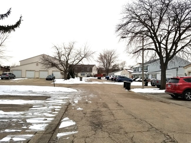 Building Photo - 1751 Queensbury Cir