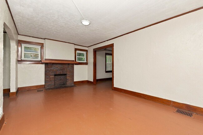 Building Photo - 147 W Hudson Ave
