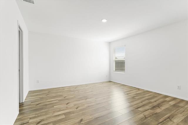 Building Photo - 405 Laurenbrooke Dr