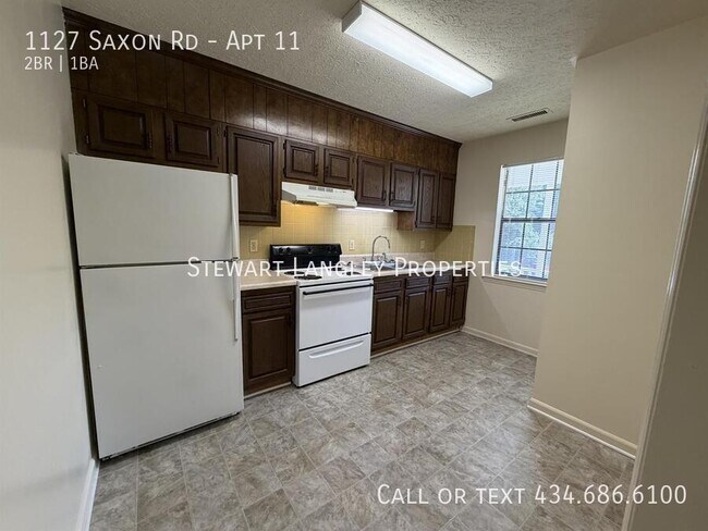 Building Photo - 1127 Saxon Rd