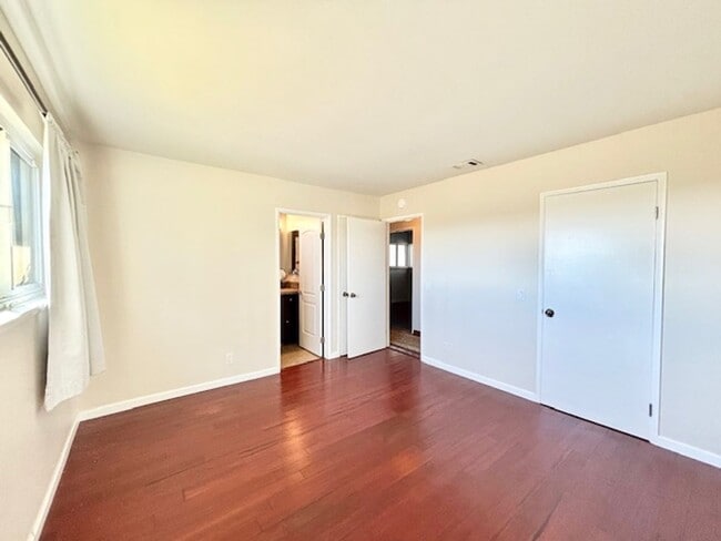 Building Photo - 10042 Brazos Ct
