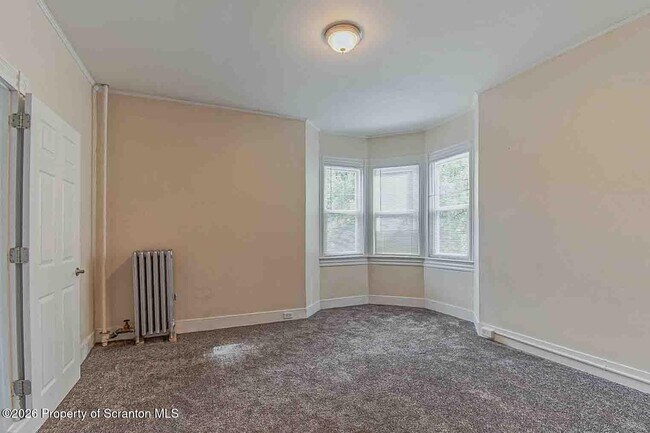 Building Photo - 815 Monroe Ave