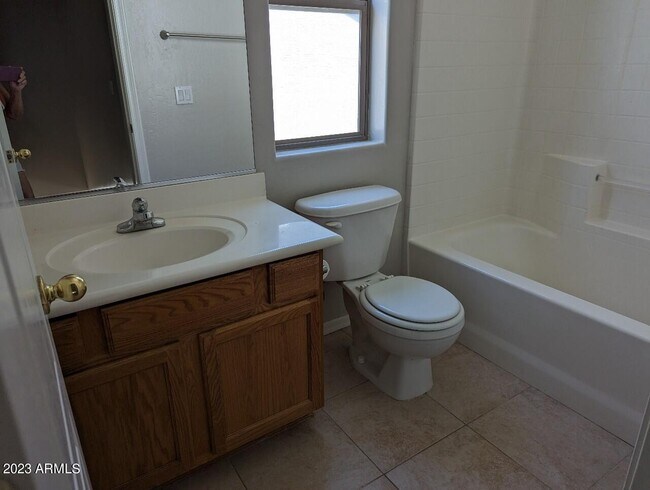 Building Photo - 1209 S Roger Way