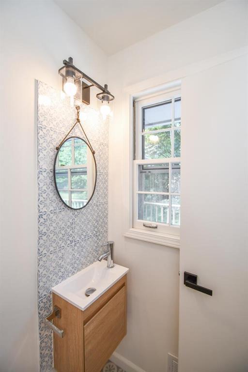 Building Photo - 17040 Birmingham Rd