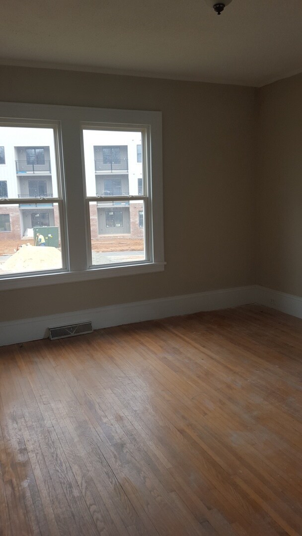 Building Photo - 900 Walnut Ave