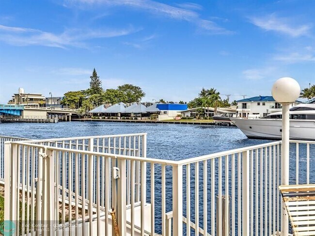 Building Photo - 3100 NE 49th St