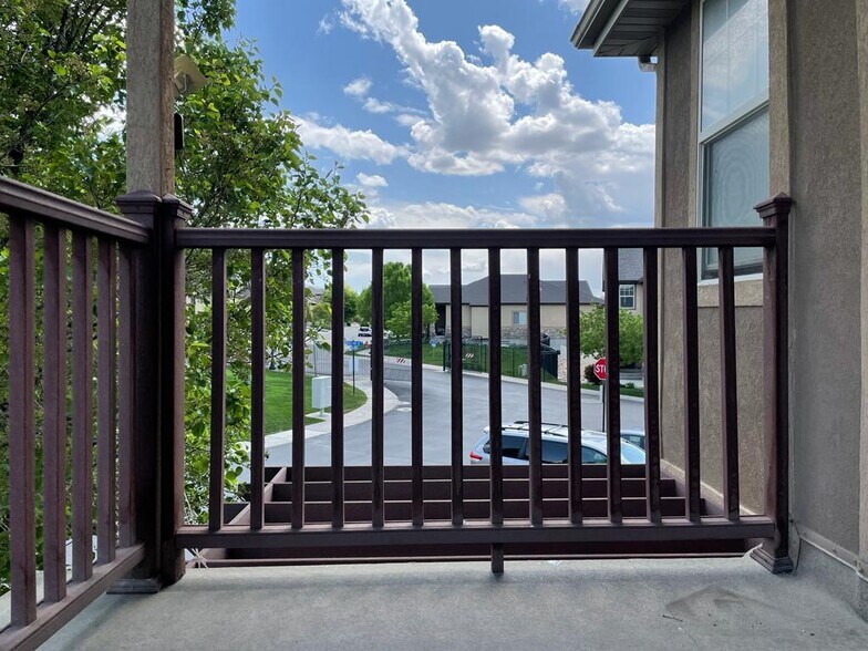 Deck - 11006 S Maple Forest Way