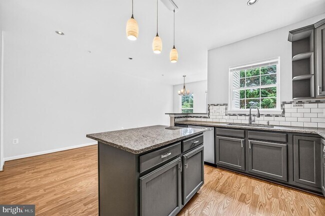 Building Photo - 9743 Quiet Brook Ln