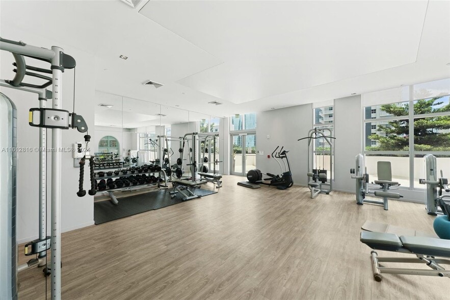 Building Photo - 1100 S Miami Ave