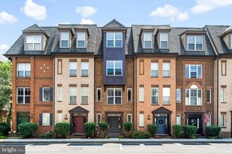 Building Photo - 1424 Trafalgar Ln