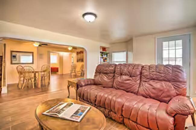 Building Photo - 5 Bed 3 Bath House! For Rent!!!