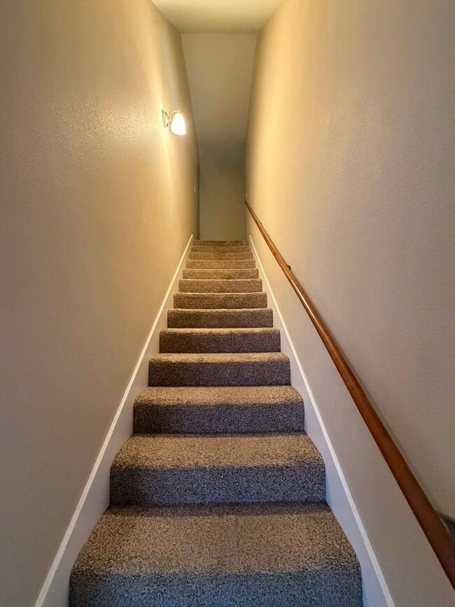 Building Photo - MOVE IN SPECIAL: HALF OFF FIRST MONTH RENT!! BEAUTIFUL 4 BEDROOMS/ 2.5 BATHROOMS ON 1 FULL ACRE I...